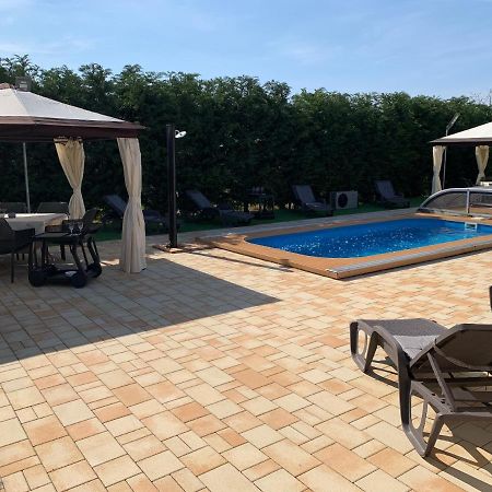 Fullhouse Apartmanhaz Zamárdi Dış mekan fotoğraf