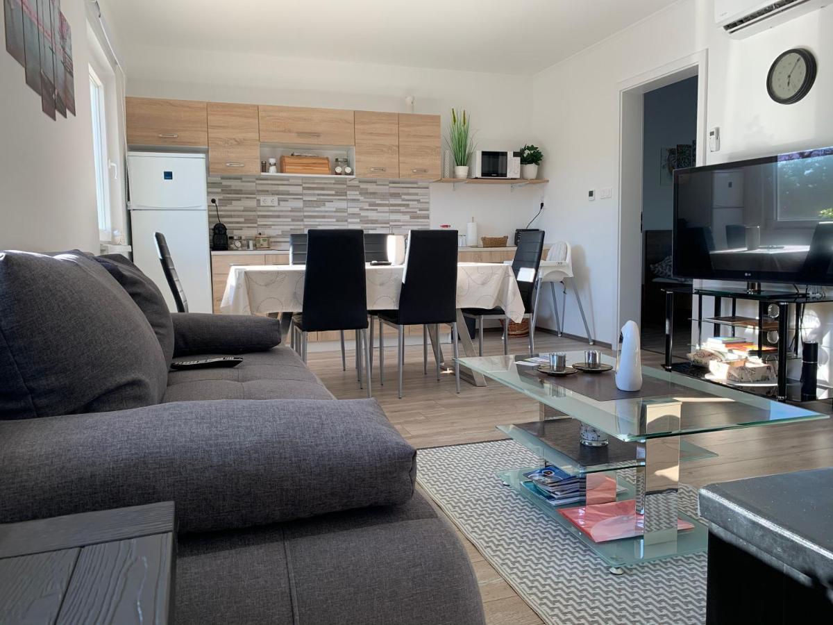 Fullhouse Apartmanhaz Zamárdi Dış mekan fotoğraf
