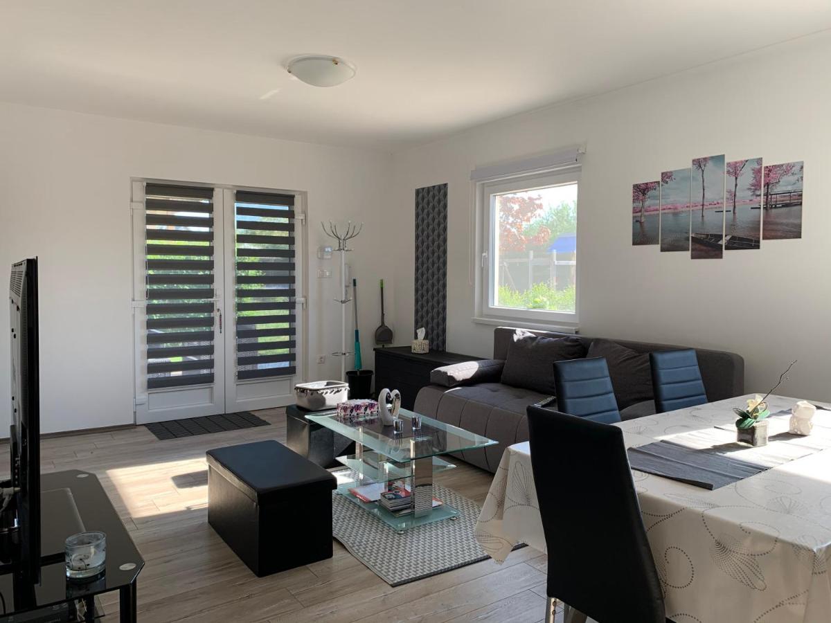 Fullhouse Apartmanhaz Zamárdi Dış mekan fotoğraf