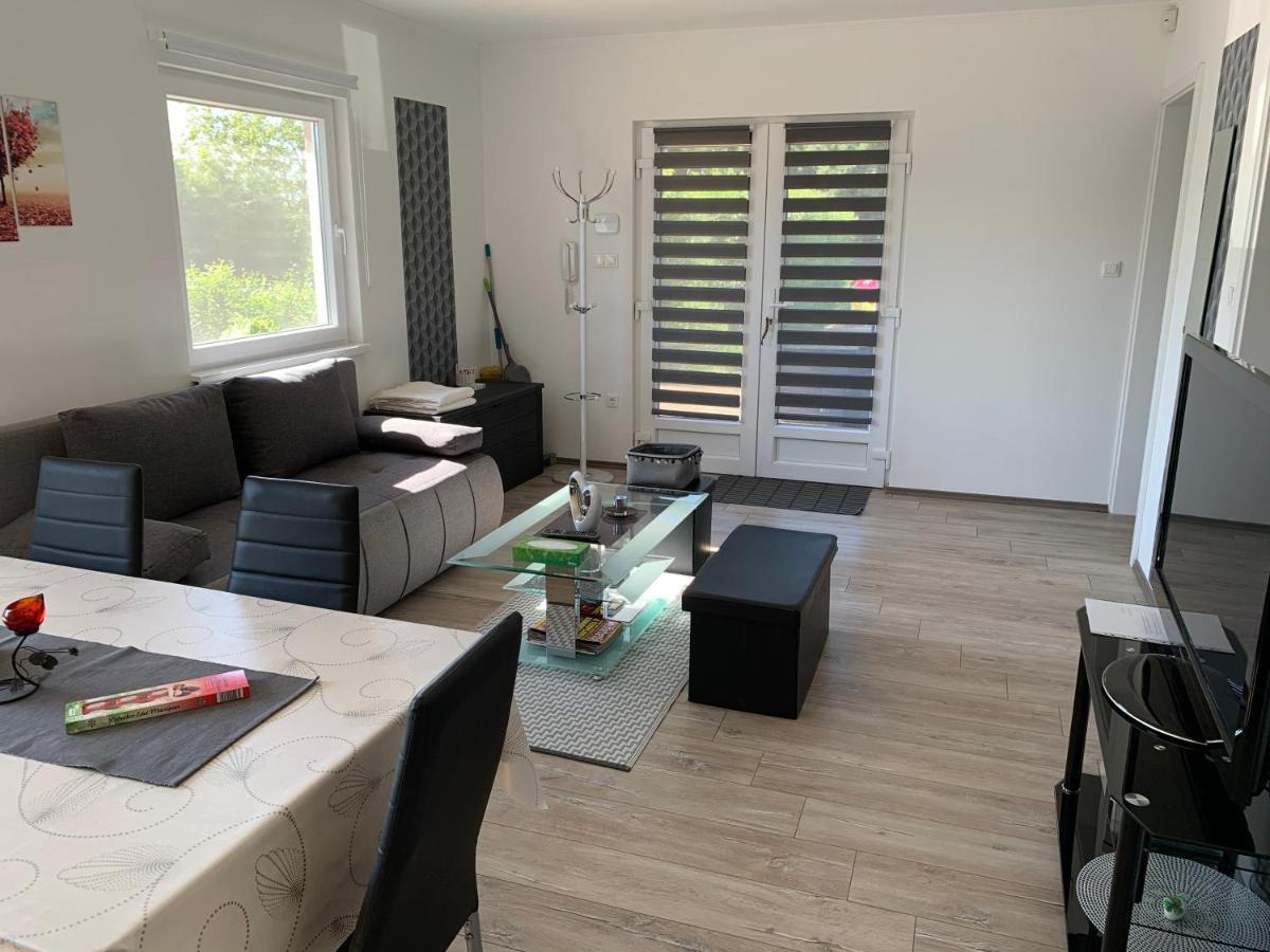 Fullhouse Apartmanhaz Zamárdi Dış mekan fotoğraf